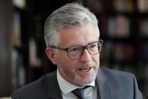 Мельник напомнил, что, согласно Уставу ООН, Украина имеет право защищаться