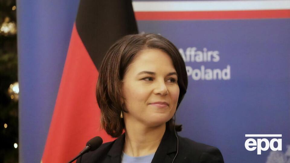 Бербок заявила, что агрессия РФ на украинских границах вызовет серьезную реакцию со стороны Запада