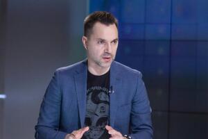 Арестович вважає, що до нового року російські війська будуть готові до вторгнення