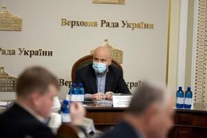 Радуцкий: Минздрав рассматривает вопросы бустерной дозы где-то с середины января