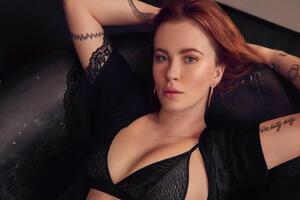 В роли мистера Бига Бейсингер сняла своего бойфренда