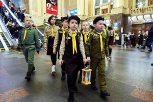 Вифлеємський вогонь миру привезли в Київ з Австрії