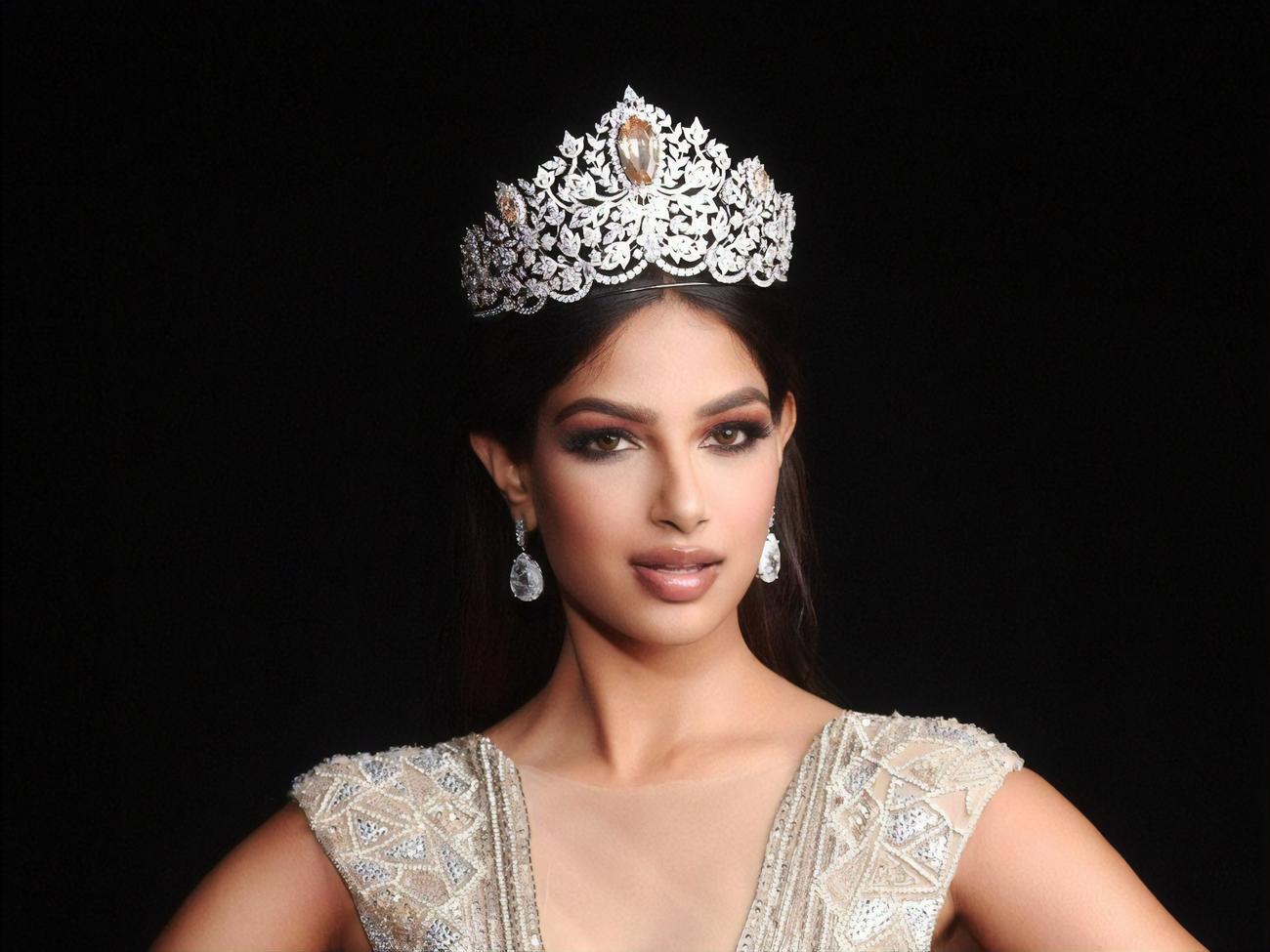 Сандху &ndash; третья представительница Индии, победившая на конкурсе "Мисс Вселенная"