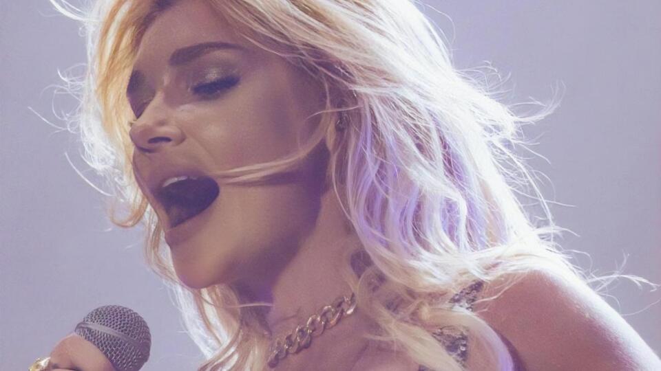 Романова: Как вы думаете, о чем будет новая песня?