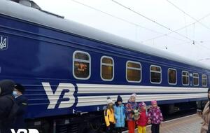 Потяг проїжджає 1806 км та сполучає сім областей України