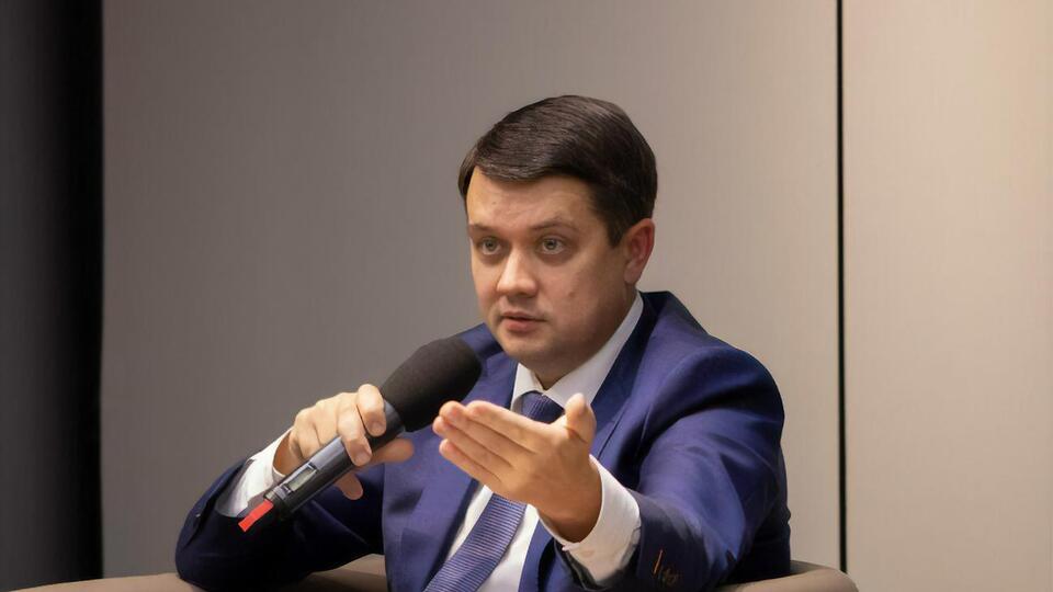 Разумков предложил Офису президента договориться с владельцами ломбардов – "как раз и деньги с офшоров смогут завести, и стране пополнение, и налоги заплатятся"