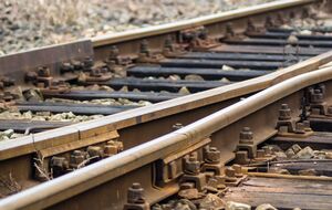 В материалах дела идет речь о контрактах на поставку туалетов по завышенной цене – около 1 млн грн за комплект, пишут "Наші гроші"