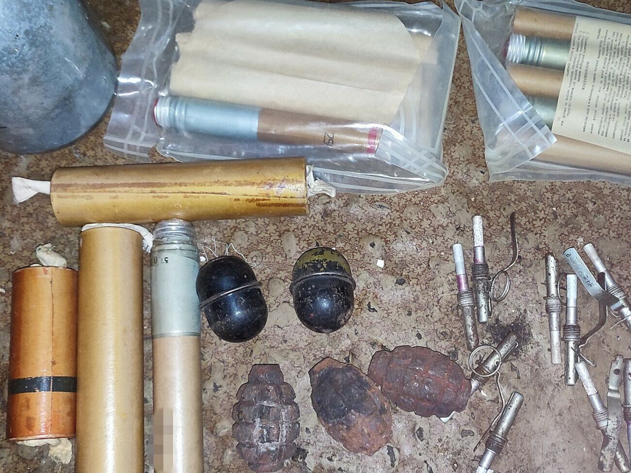 Изъятые средства поражения направлены на экспертизу