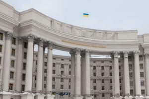 В МИД напомнили, что соглашение, по которому РФ взяла на себя весь долг СССР в обмен на все его активы, не было ратифицировано ни Россией, ни Украиной