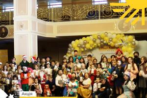 За последние 14 лет в рамках акции новогодние подарки и поздравления от Рината Ахметова получили почти миллион детей