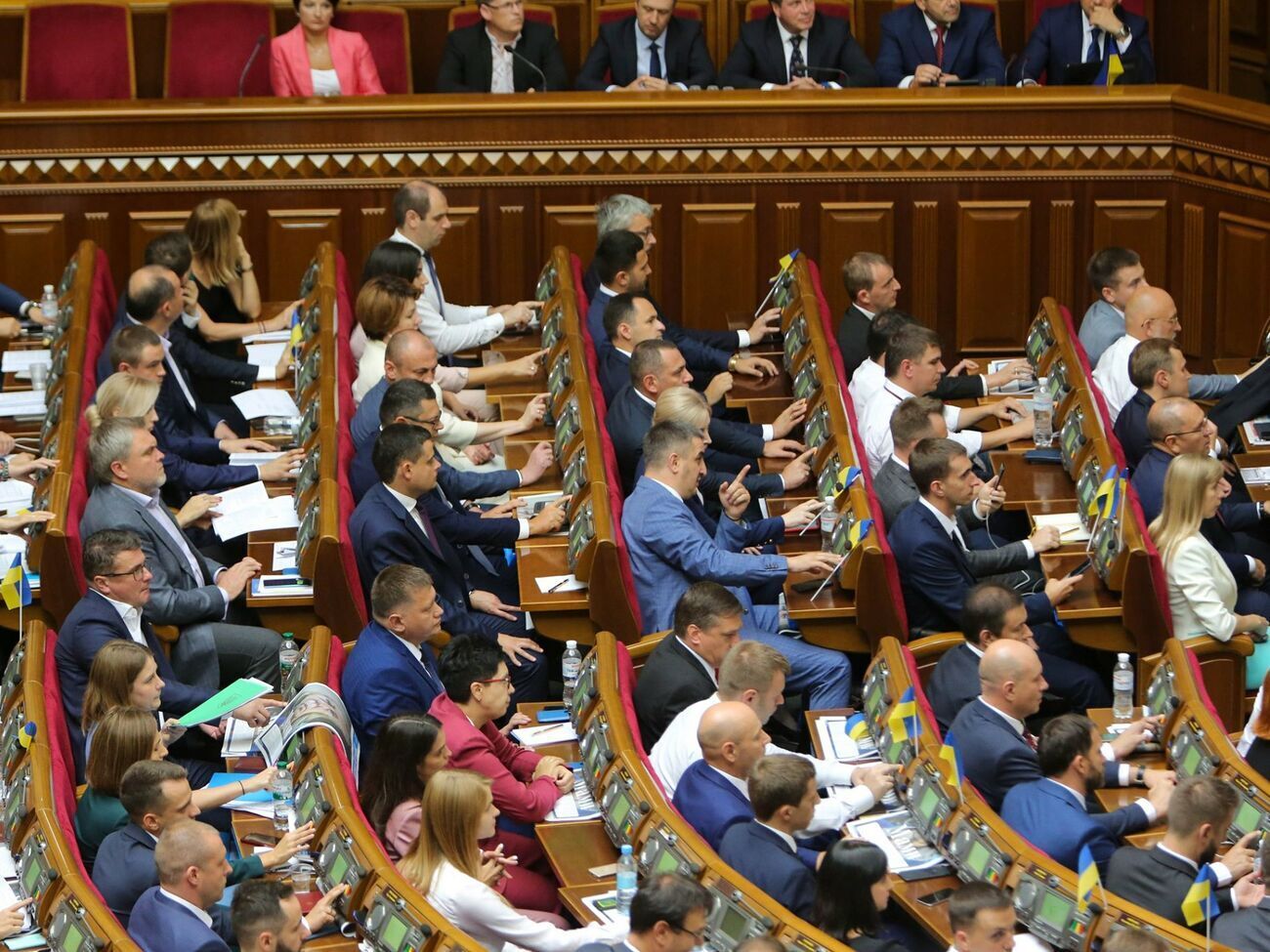 "Слугу народу" готові підтримати 19% українців, які мають намір голосувати та визначилися з вибором