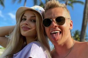 Жена Зинченко Влада Седан вела церемонию, посвященную 30-летию Украинской ассоциации футбола