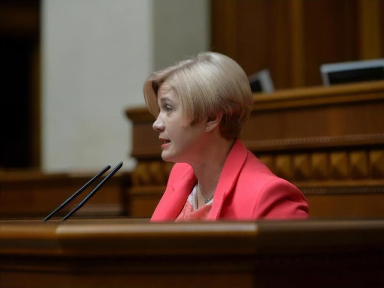 Геращенко хоче знати, хто призначив скандального посадовця і хто проводив його перевірку щодо допуску до держтаємниці