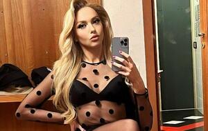 Полякова: Я очень хотела выступить. Я была просто в качестве гостьи, но я же всегда хотела петь