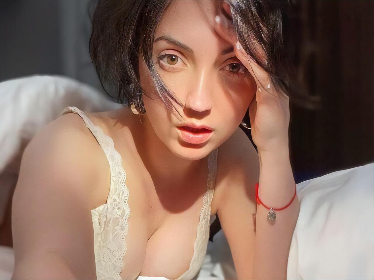 Цибульская намекнула на сотрудничество с американским лейблом