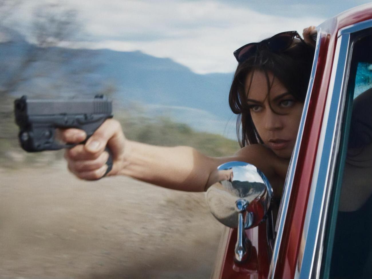 Обрі Плаза зіграла у шпигунському трилері одну з головних ролей