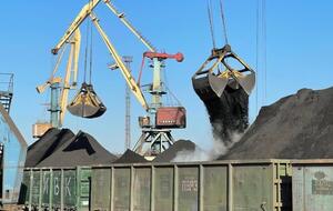 В Украину прибыли уже три корабля с углем из США