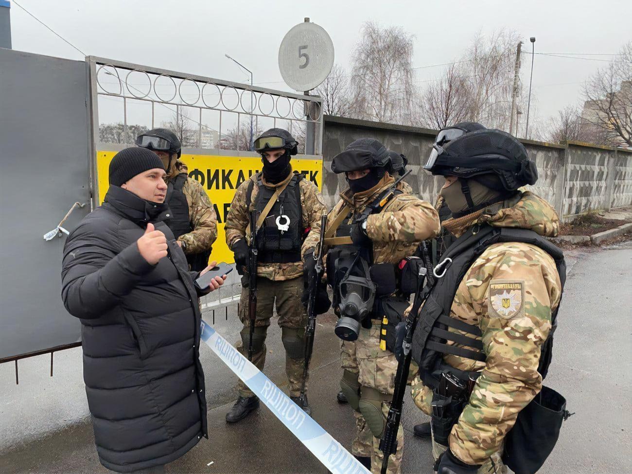 Квартиру штурмовали правоохранители