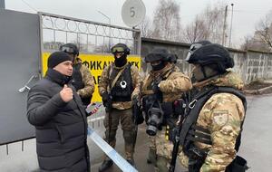 Квартиру штурмовали правоохранители