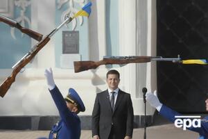 Лише особиста охорона Зеленського (на фото) складається із 70 осіб, стверджує ексгенпрокурор