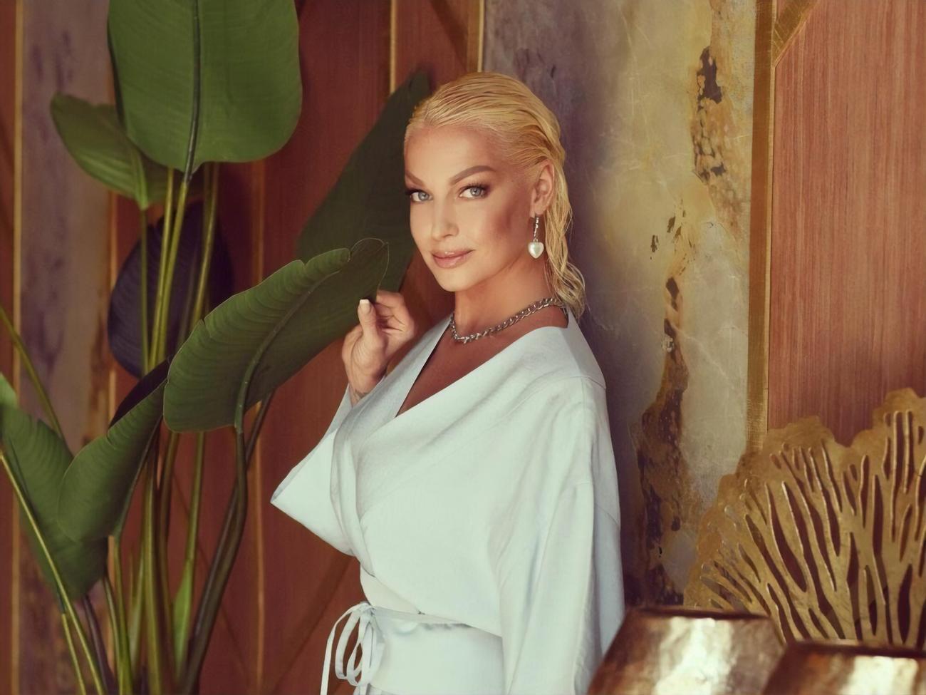 Волочкова показала фото с российским певцом