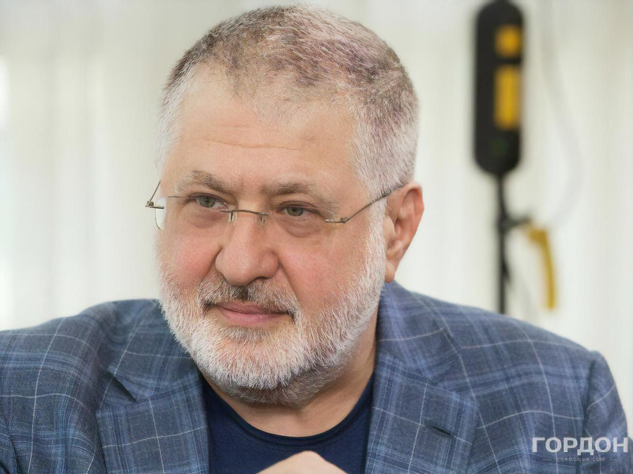 Автори статті на LIGA.net зазначають, що в медіавійні президента з Ахметовим саме Коломойський стає головною опорою Зеленського