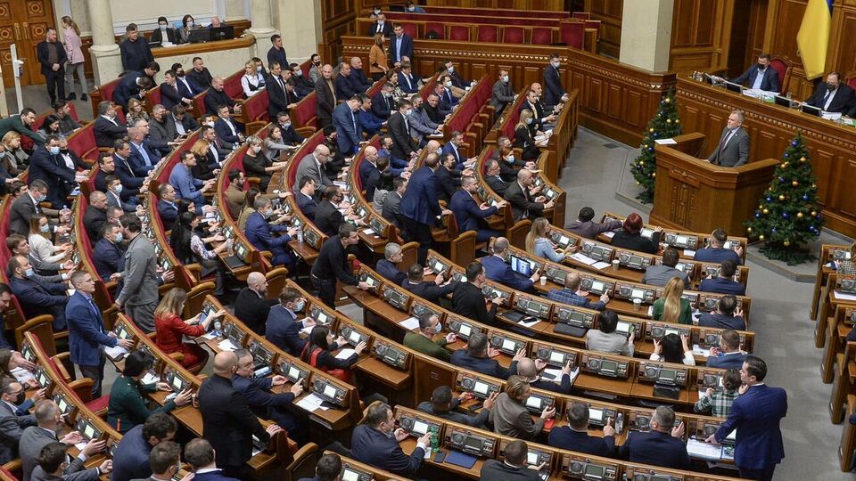 По результатам голосования депутатов были назначены Александр Бурмагин, Олег Черныш и Ольга Герасимьюк