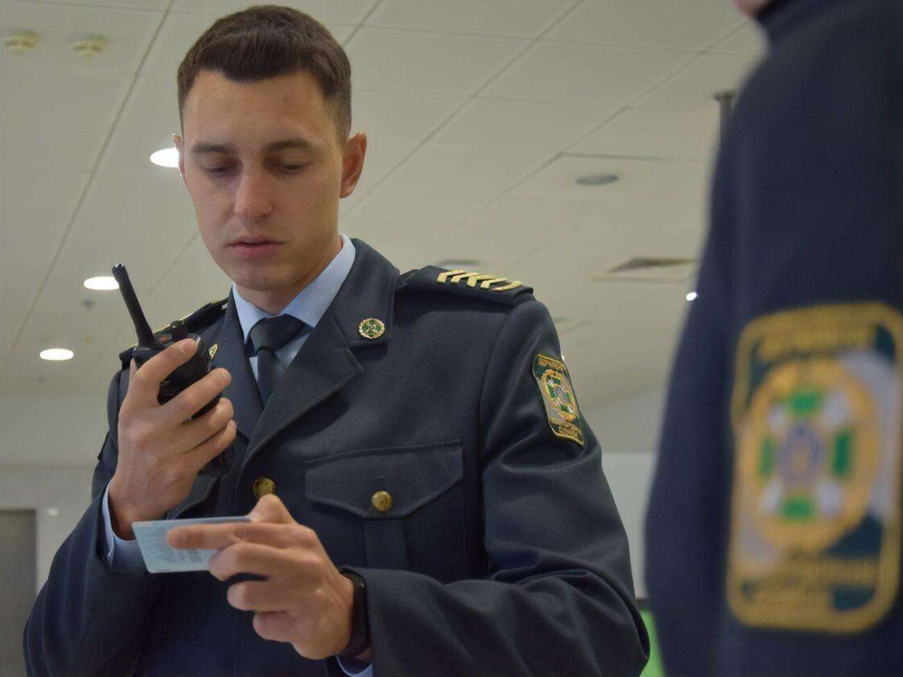 Проверять "заявления" россиянина пограничники не стали