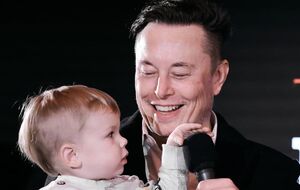 Навесні 2020 року Ілон Маск став батьком ушосте. Сина X AE A-XII йому народила канадська співачка Граймс