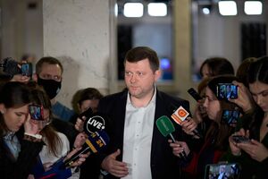 Первый вице-спикер посоветовал с информацией о теневых зарплатах для нардепов обращаться в правоохранительные органы