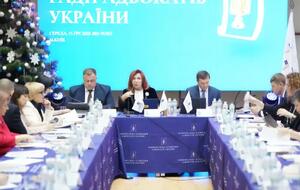Лідія Ізовітова (у центрі): Незалежна самоврядна адвокатура спроможна надавати професійну допомогу, захистити права та інтереси громадян