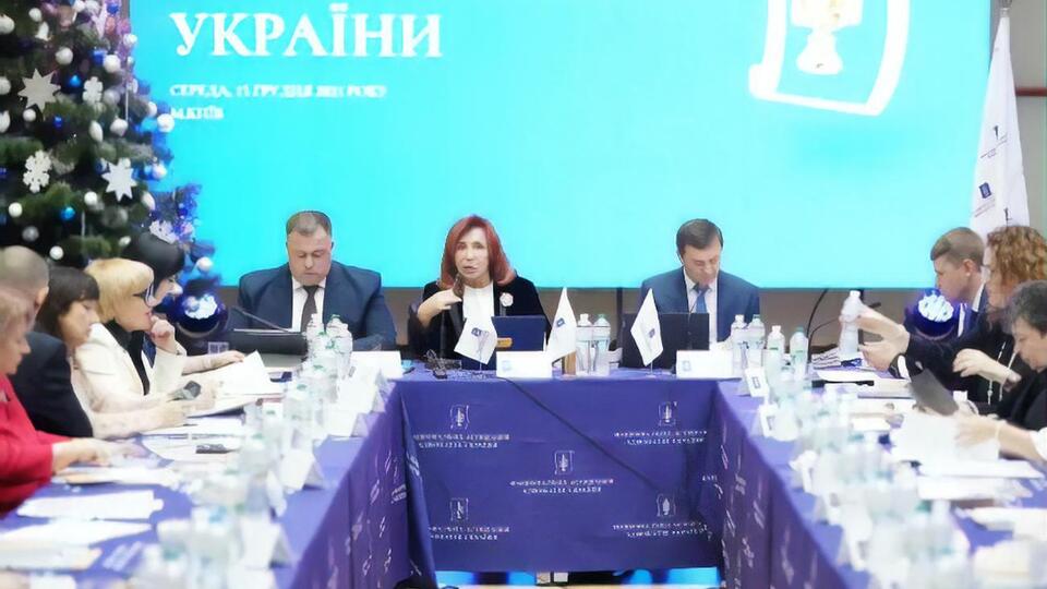 Лидия Изовитова (в центре): Независимая саморегулируемая адвокатура способна оказывать профессиональную помощь, защитить права и интересы граждан