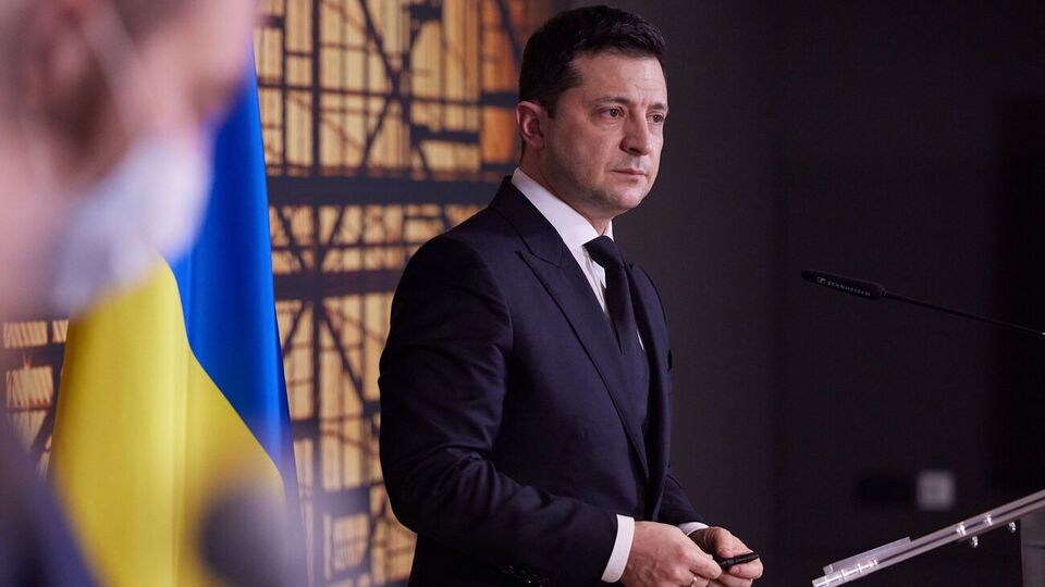 Зеленський (на фото) зазначив, що стосовно "Північного потоку – 2" розмовляв із Шольцом