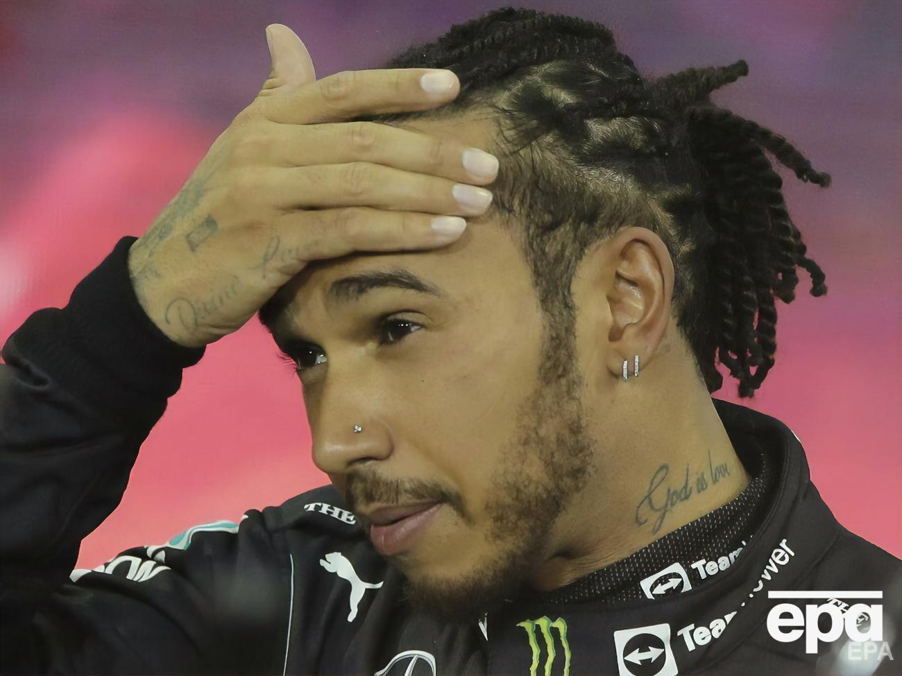 Хэмилтон стал четвертым гонщиком "Формулы-1", получившим рыцарское звание