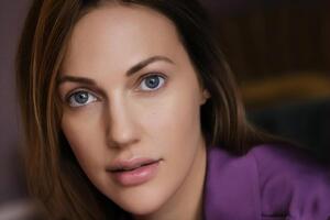 Узерлі показала кілька образів в одному відео