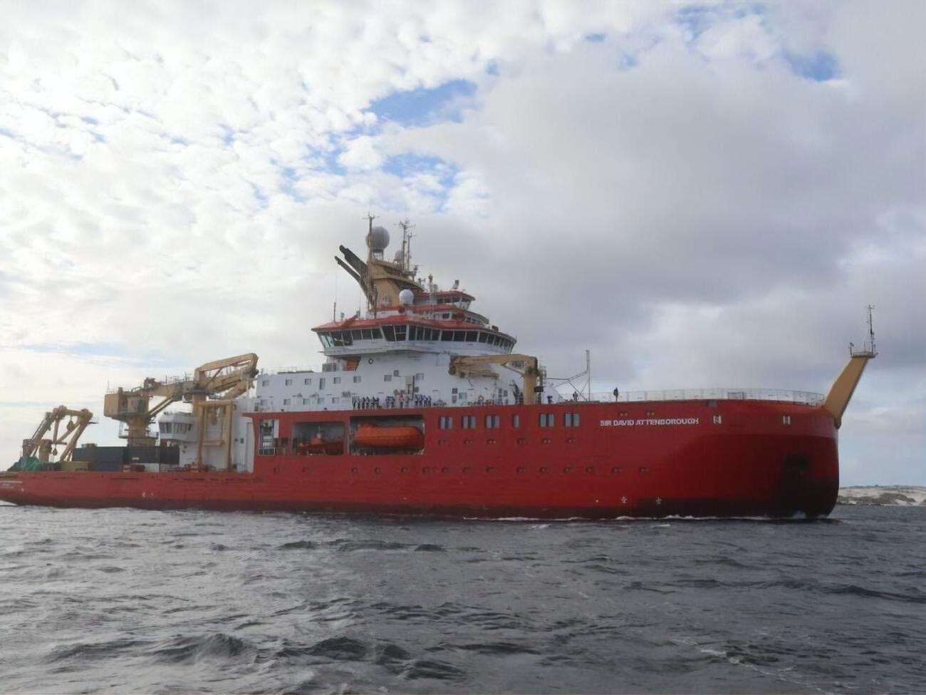 Ледокол, названный в честь ученого Дэвида Аттенборо, имеет длину&nbsp;128,9 м