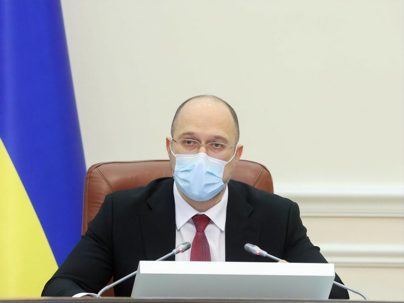 Шмигаль заявив, що в Україні вже сім тижнів поспіль щотижня вакцинують понад 1 млн людей