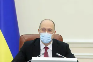 Шмыгаль заявил, что в Украине уже семь недель подряд еженедельно вакцинируют более 1 млн человек