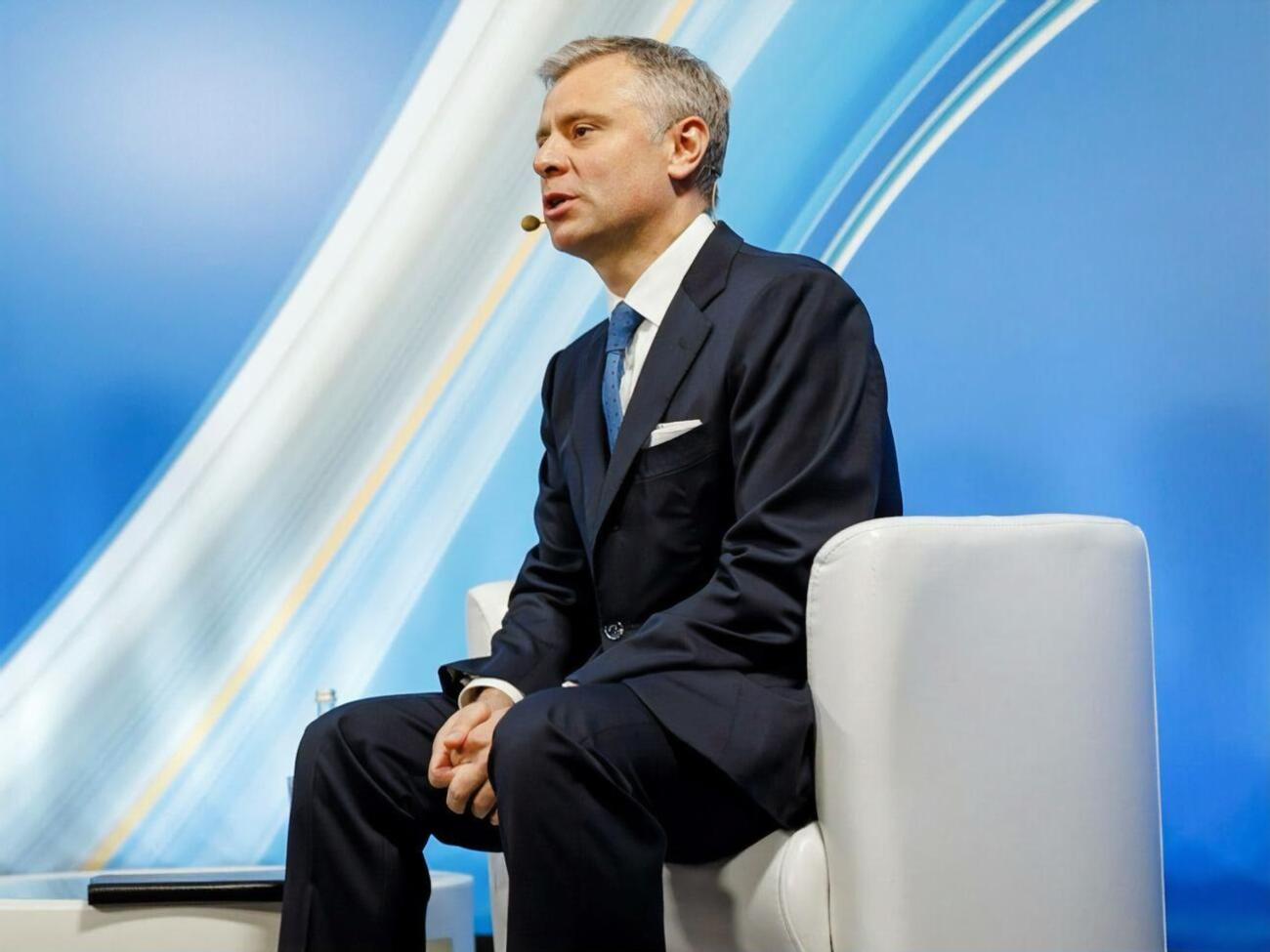 В подземных хранилищах Украины запасы газа "больше обычного", отметил Витренко