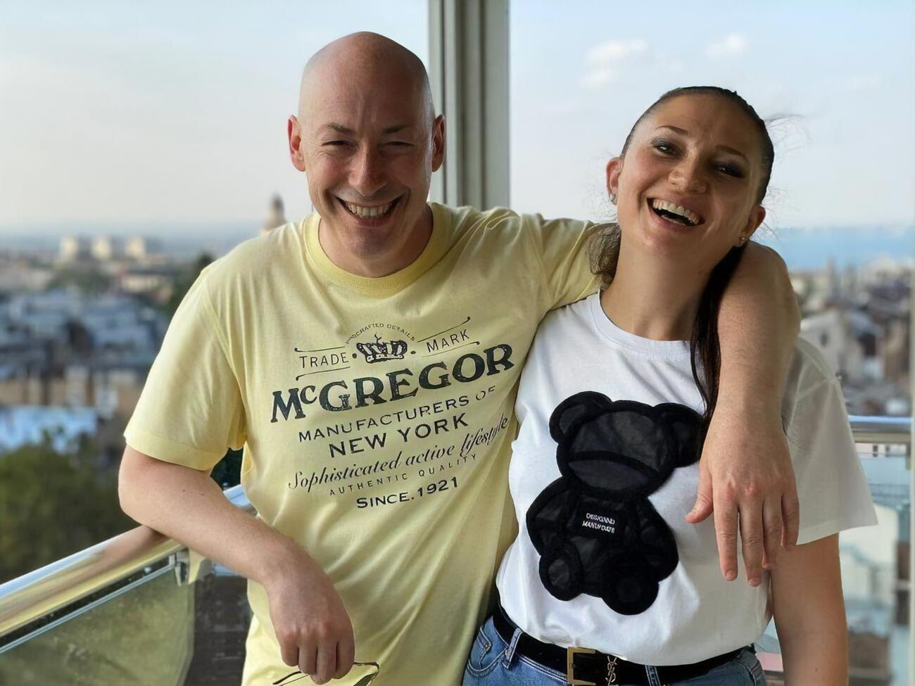 "Не люблю кричать. И он никогда не повысит голос". Алеся Бацман с мужем &ndash; Дмитрием Гордоном