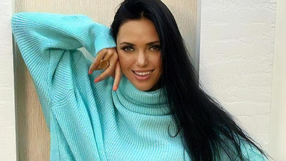 После распада группы "НеАнгелы" певица Viktoria строит сольную карьеру