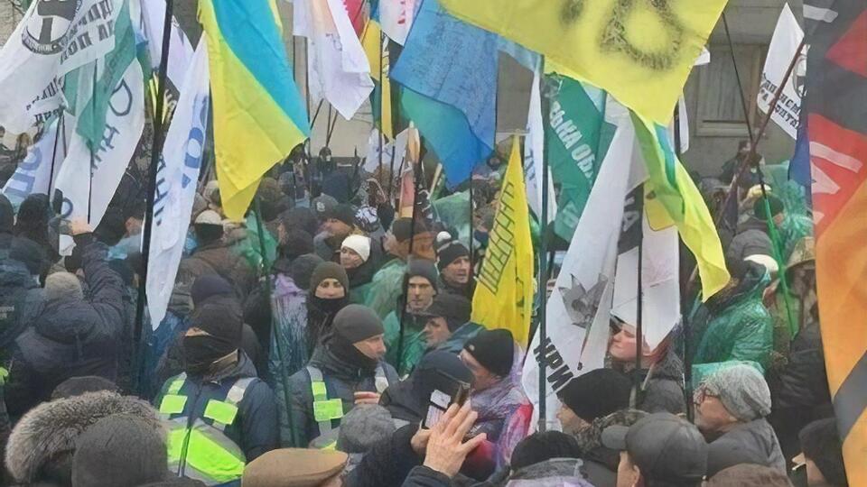 Митингующие требовали еще на год отложить обязательное использование кассовых аппаратов