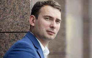 Железняк, который возглавляет фракцию "Голос" с начала года, сказал, что не признает смену ее руководства