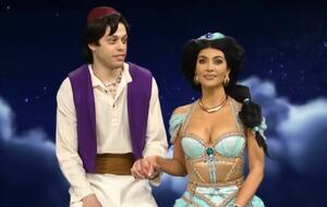 О романе Ким Кардашян и Пита Дэвидсона стало известно в ноябре 2021 года