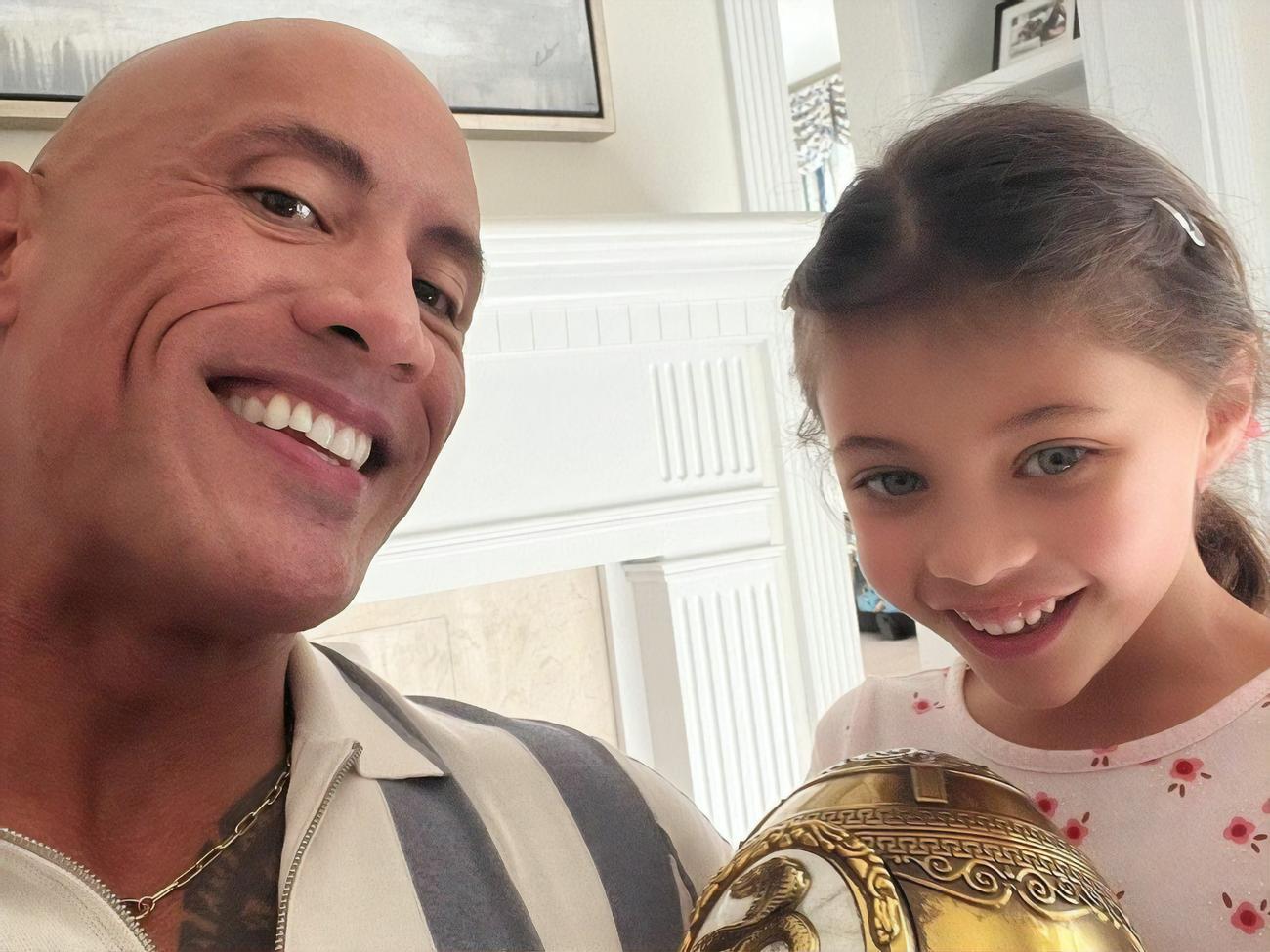 Жасмин &ndash; средняя дочь Дуэйна Джонсона