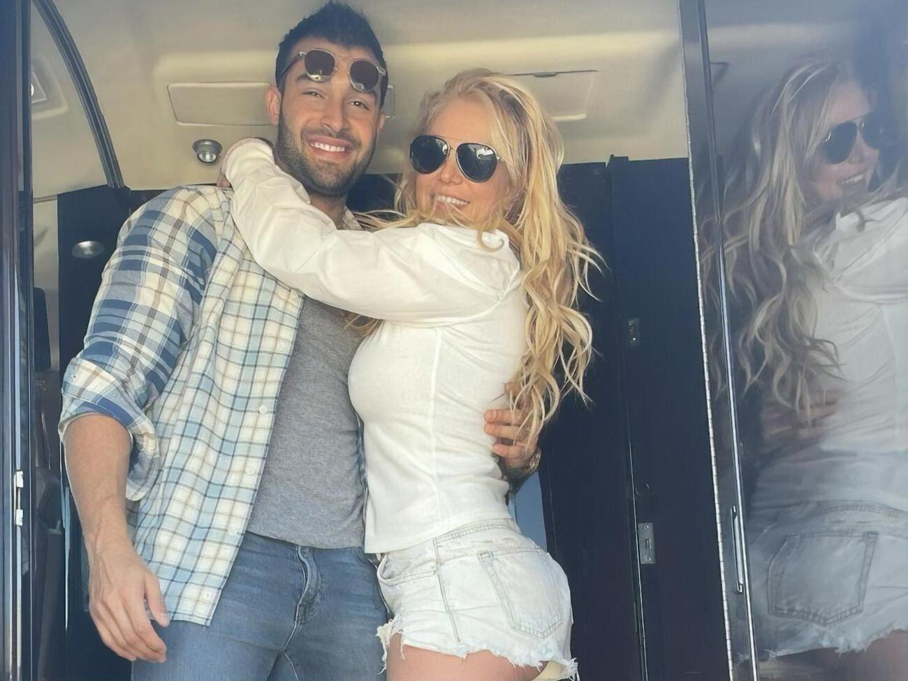 Спірс: Я і мій наречений дуже раді від'їзду