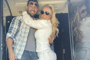 Спірс: Я і мій наречений дуже раді від'їзду