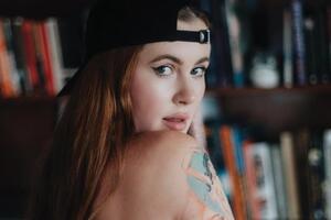 Айрленд Болдуин: Обслужу вас в качестве школьного библиотекаря