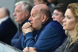 У Зеленского осталось 2,5 года. Ему пора подумать, как он будет уходить с должности: под аплодисменты нации или убегать в женском платье