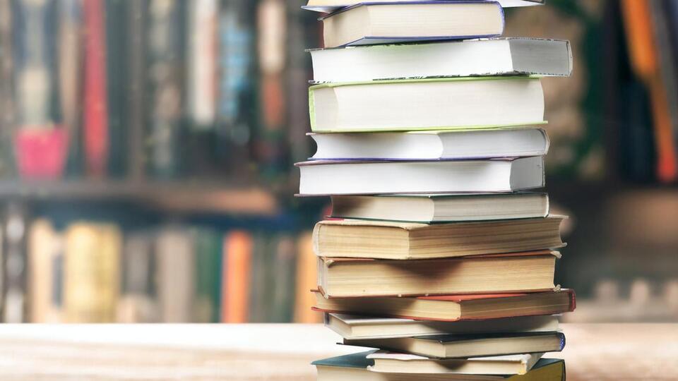 С 19 декабря украинцы смогут купить книги на деньги, выделенные за вакцинацию